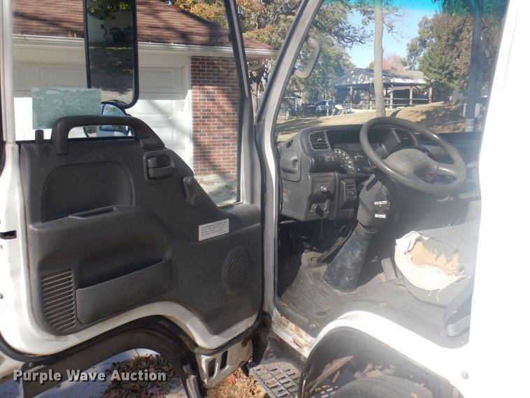 image for item DP0398 2001 GMC W4500  box truck