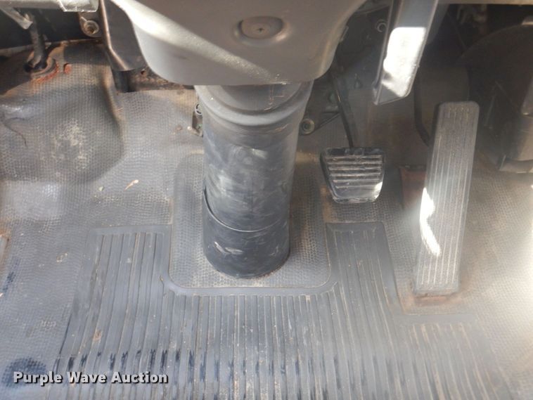 image for item DP0398 2001 GMC W4500  box truck