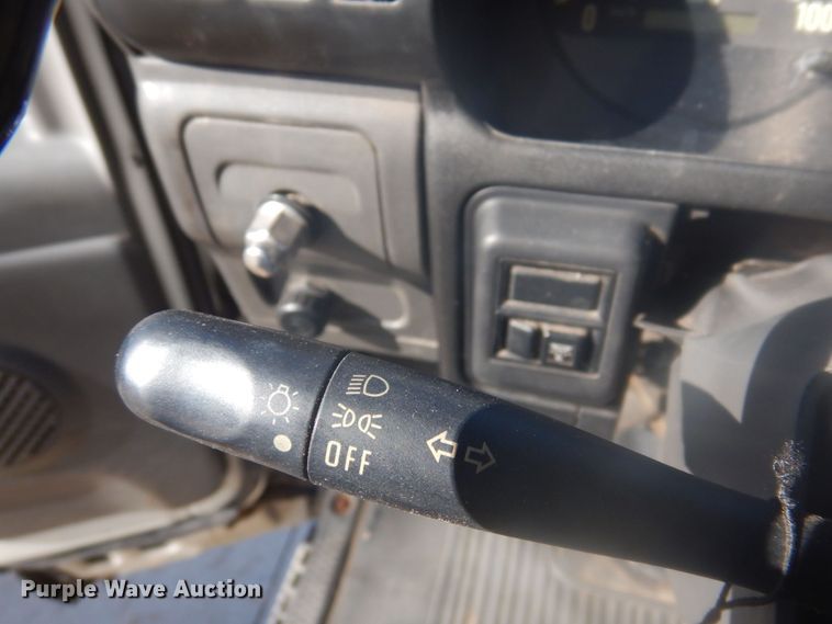 image for item DP0398 2001 GMC W4500  box truck