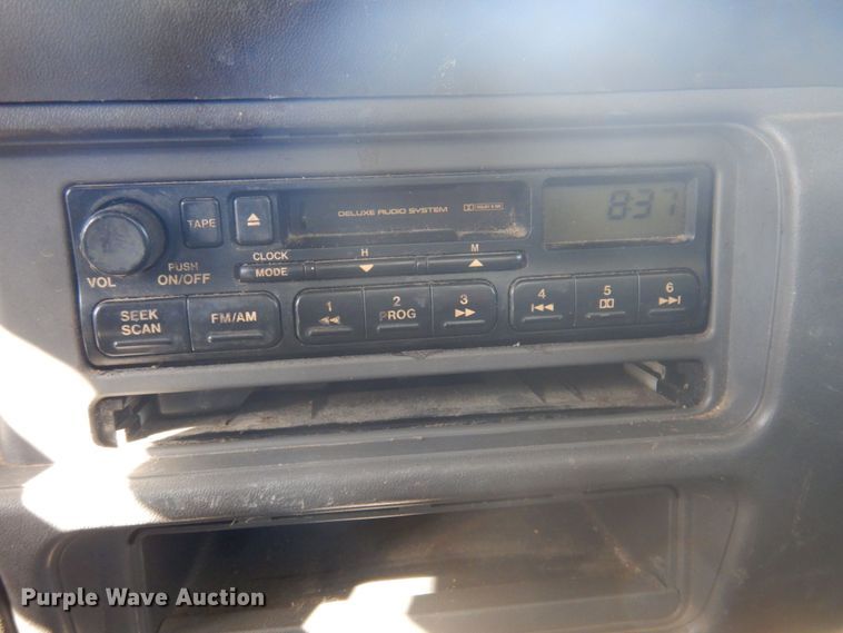 image for item DP0398 2001 GMC W4500  box truck