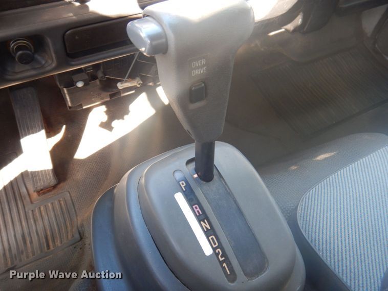 image for item DP0398 2001 GMC W4500  box truck