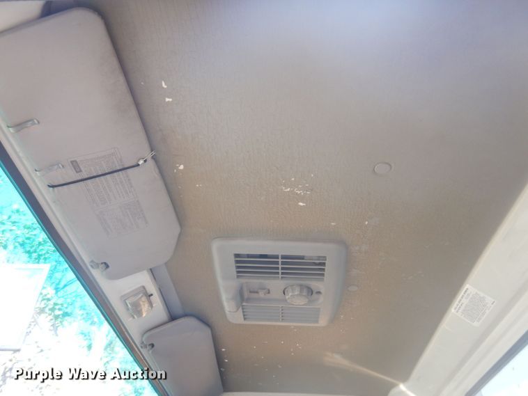 image for item DP0398 2001 GMC W4500  box truck