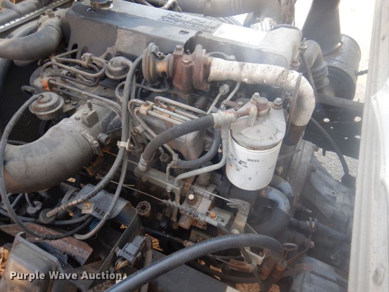 image for item DP0398 2001 GMC W4500  box truck