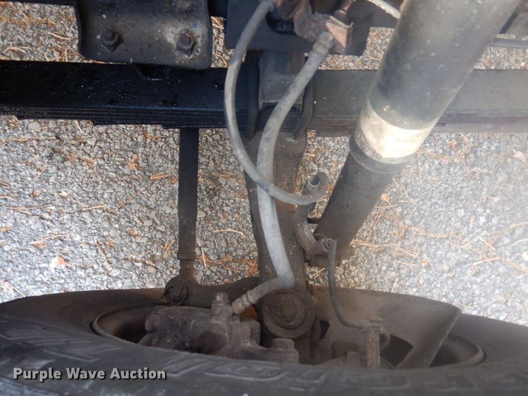 image for item DP0398 2001 GMC W4500  box truck