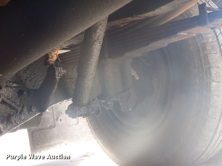 image for item DP0398 2001 GMC W4500  box truck