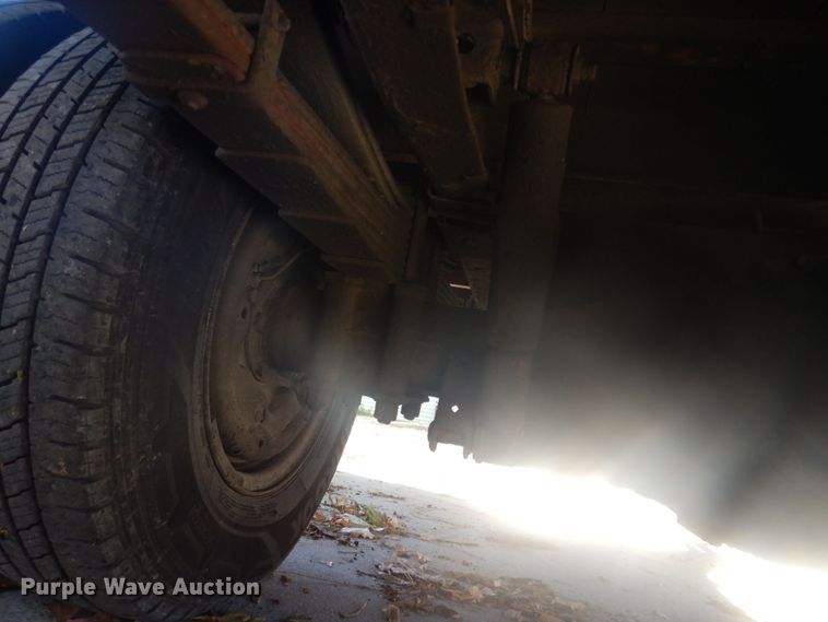 image for item DP0398 2001 GMC W4500  box truck