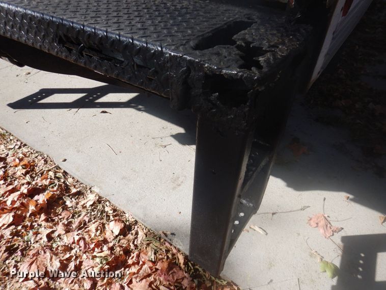 image for item DP0398 2001 GMC W4500  box truck