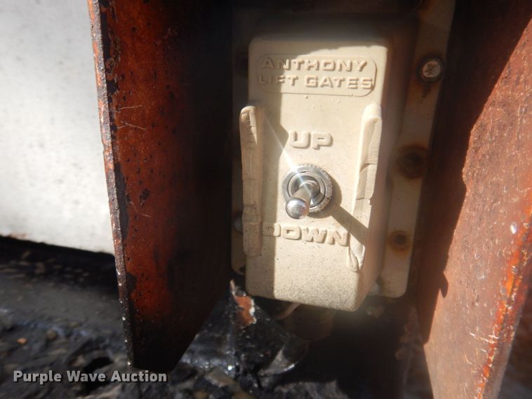 image for item DP0398 2001 GMC W4500  box truck