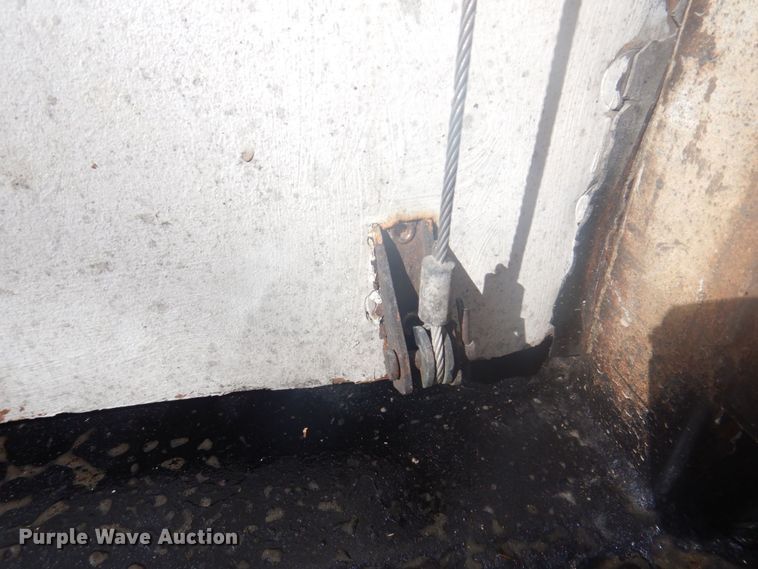 image for item DP0398 2001 GMC W4500  box truck