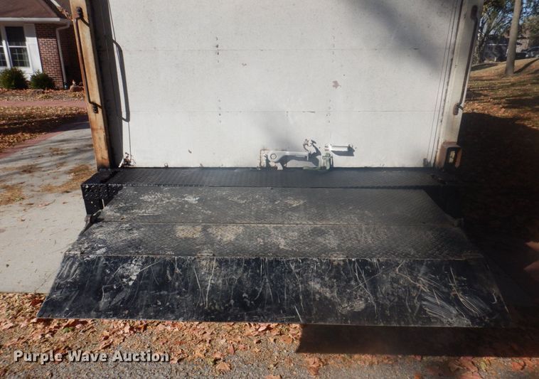 image for item DP0398 2001 GMC W4500  box truck