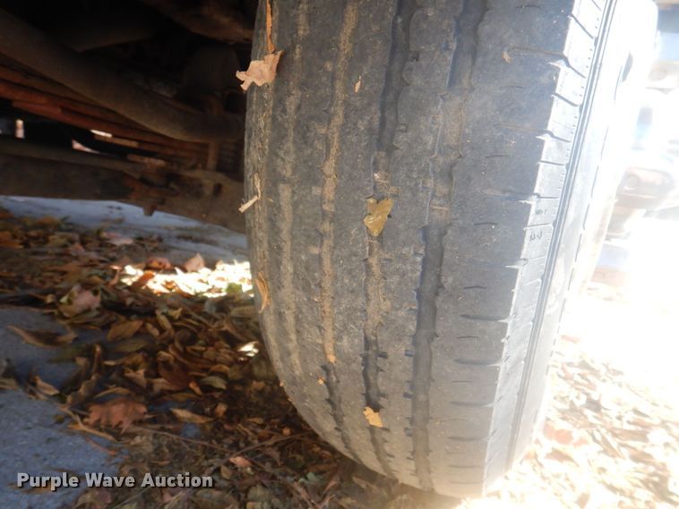 image for item DP0398 2001 GMC W4500  box truck