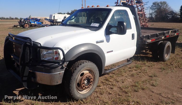 image for item DQ3021 2005 Ford F450 Super Duty XL  flatbed truck
