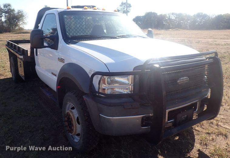 image for item DQ3021 2005 Ford F450 Super Duty XL  flatbed truck