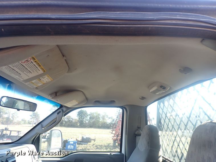 image for item DQ3021 2005 Ford F450 Super Duty XL  flatbed truck