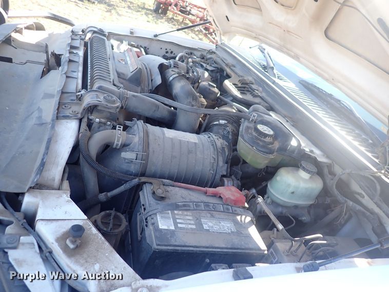 image for item DQ3021 2005 Ford F450 Super Duty XL  flatbed truck