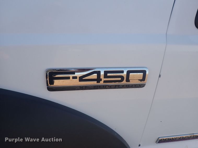 image for item DQ3021 2005 Ford F450 Super Duty XL  flatbed truck