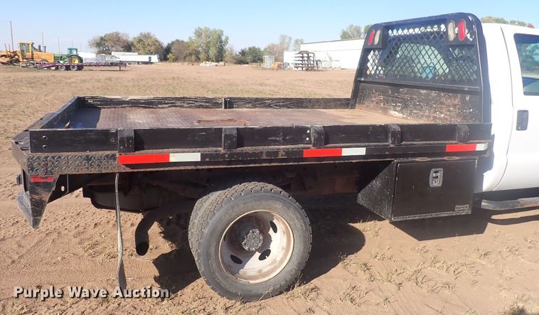 image for item DQ3021 2005 Ford F450 Super Duty XL  flatbed truck
