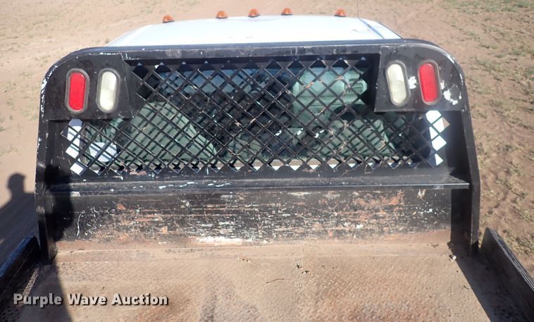 image for item DQ3021 2005 Ford F450 Super Duty XL  flatbed truck