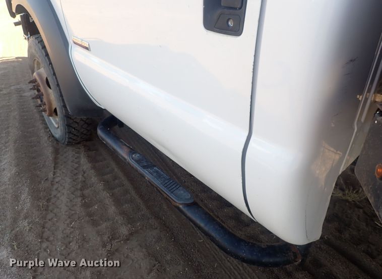 image for item DQ3021 2005 Ford F450 Super Duty XL  flatbed truck