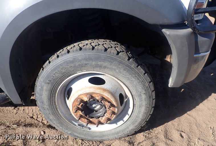 image for item DQ3021 2005 Ford F450 Super Duty XL  flatbed truck