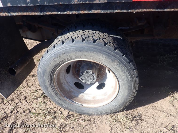 image for item DQ3021 2005 Ford F450 Super Duty XL  flatbed truck