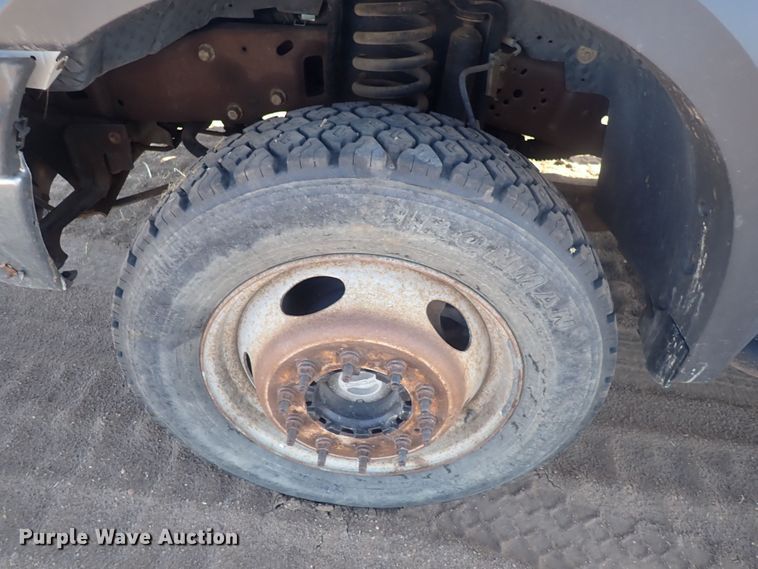 image for item DQ3021 2005 Ford F450 Super Duty XL  flatbed truck