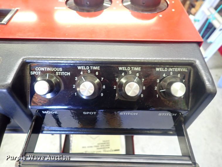 image for item DQ3029 Snap-on YA205  welder