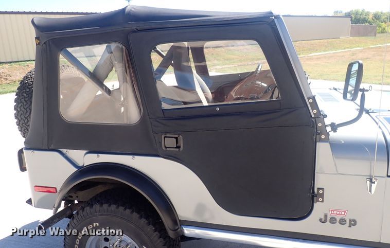 image for item DQ3031 1977 Jeep CJ5 Renegade  SUV