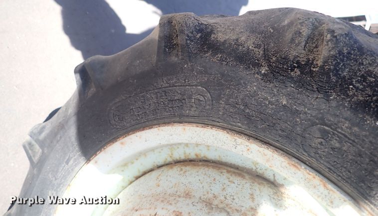 image for item DQ3074 Mitsubishi D2050FD  MFWD tractor