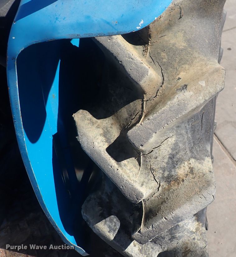 image for item DQ3074 Mitsubishi D2050FD  MFWD tractor