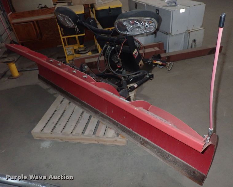 image for item DQ3075 Boss RT3  9' snow plow