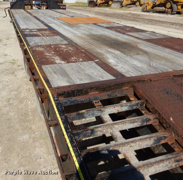 image for item DR2071 2013 Big Tex 25GN  equipment trailer