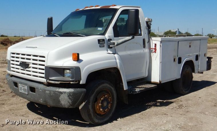image for item DR2074 2005 Chevrolet C5500  utility / service truck