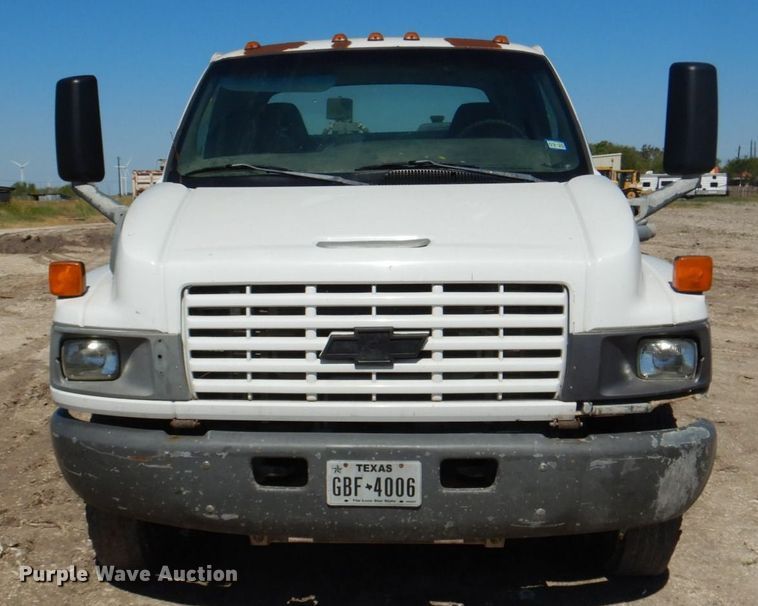 image for item DR2074 2005 Chevrolet C5500  utility / service truck