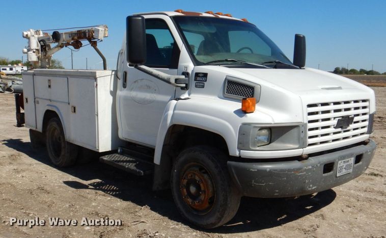image for item DR2074 2005 Chevrolet C5500  utility / service truck
