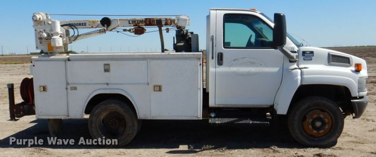 image for item DR2074 2005 Chevrolet C5500  utility / service truck
