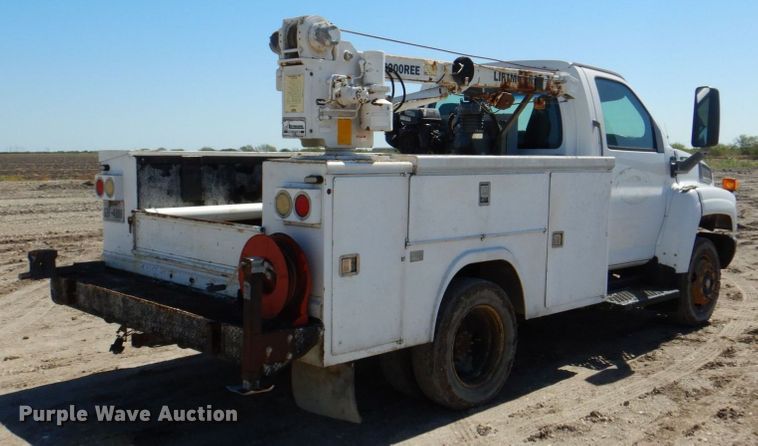 image for item DR2074 2005 Chevrolet C5500  utility / service truck