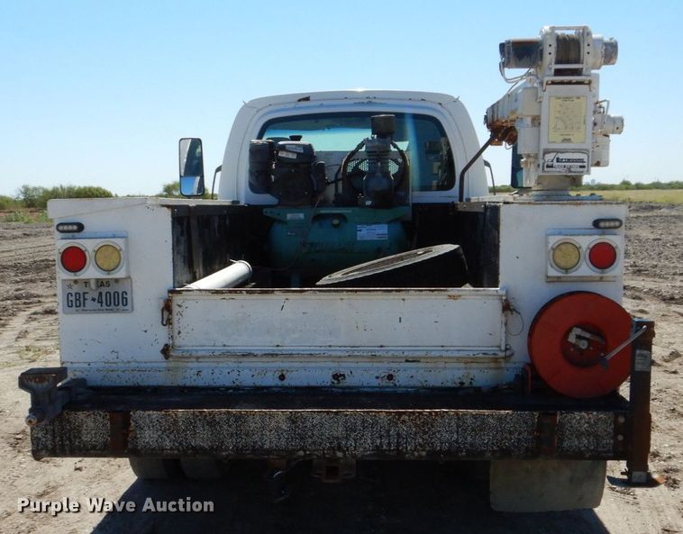 image for item DR2074 2005 Chevrolet C5500  utility / service truck