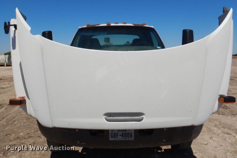 image for item DR2074 2005 Chevrolet C5500  utility / service truck