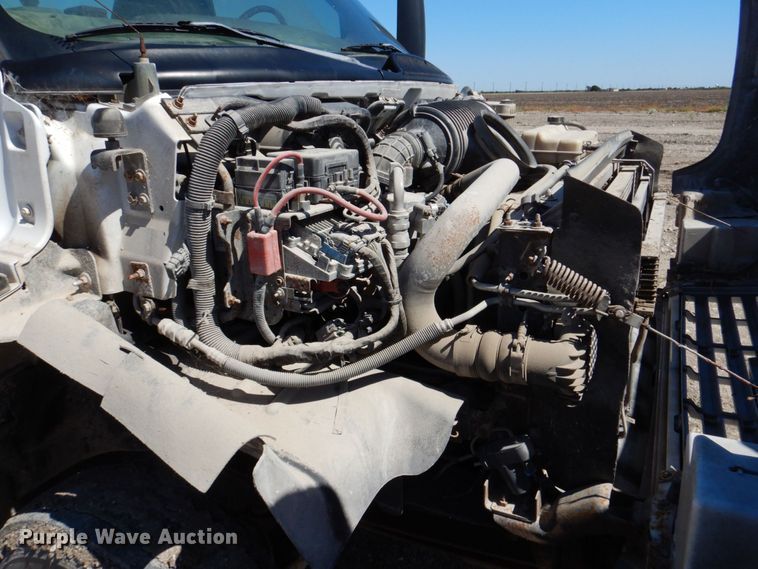 image for item DR2074 2005 Chevrolet C5500  utility / service truck