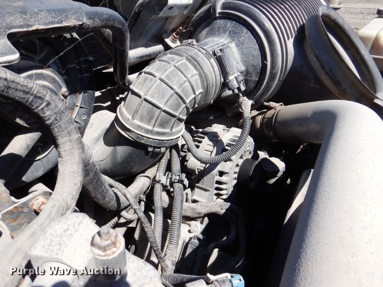 image for item DR2074 2005 Chevrolet C5500  utility / service truck