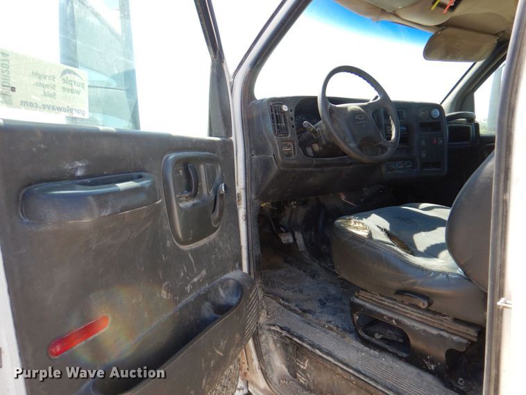 image for item DR2074 2005 Chevrolet C5500  utility / service truck