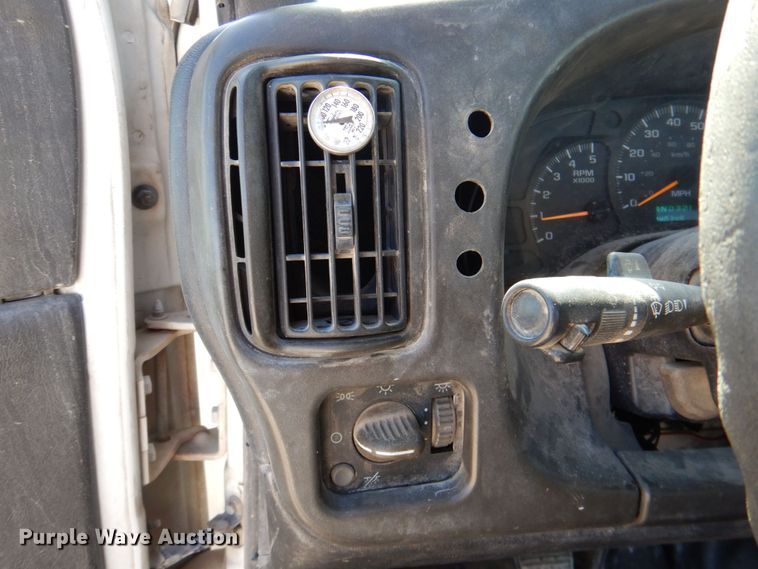 image for item DR2074 2005 Chevrolet C5500  utility / service truck