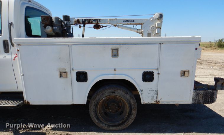 image for item DR2074 2005 Chevrolet C5500  utility / service truck