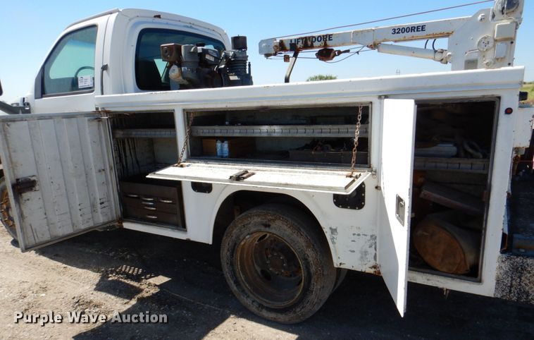 image for item DR2074 2005 Chevrolet C5500  utility / service truck