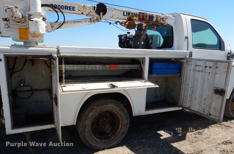 image for item DR2074 2005 Chevrolet C5500  utility / service truck