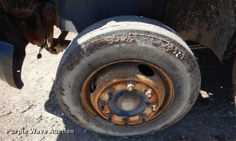 image for item DR2074 2005 Chevrolet C5500  utility / service truck