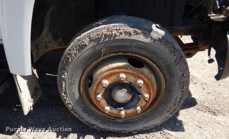 image for item DR2074 2005 Chevrolet C5500  utility / service truck