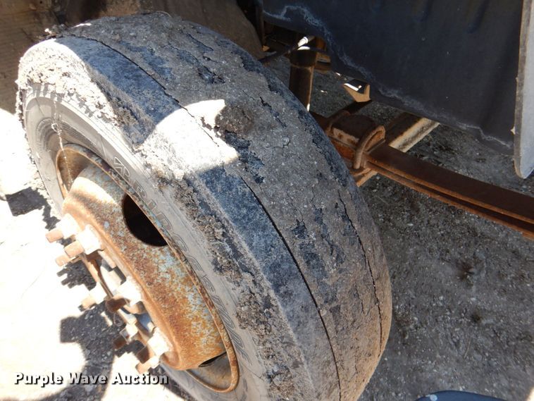 image for item DR2074 2005 Chevrolet C5500  utility / service truck