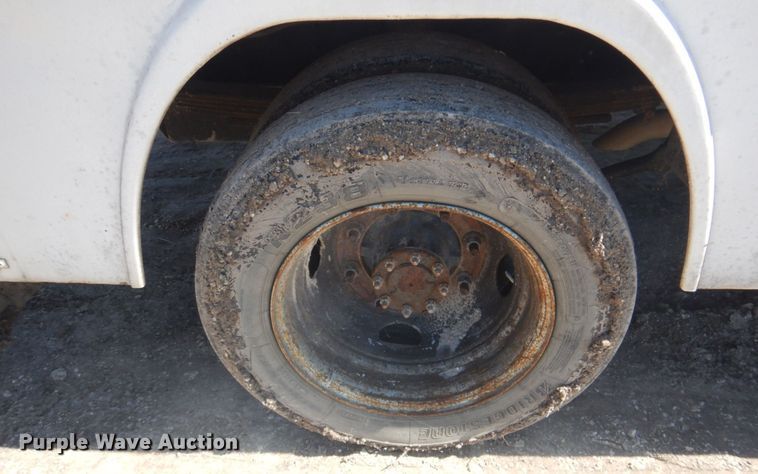 image for item DR2074 2005 Chevrolet C5500  utility / service truck